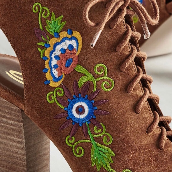 Boho peep toes! Suede embroidered stacked heels, 9 - Picture 4 of 6
